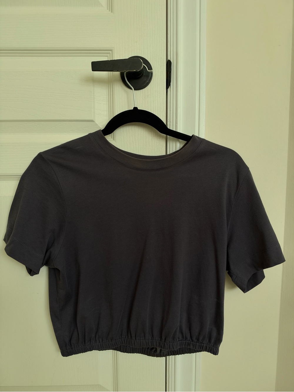 Women's Elastic-Hem Crop Tee - Black